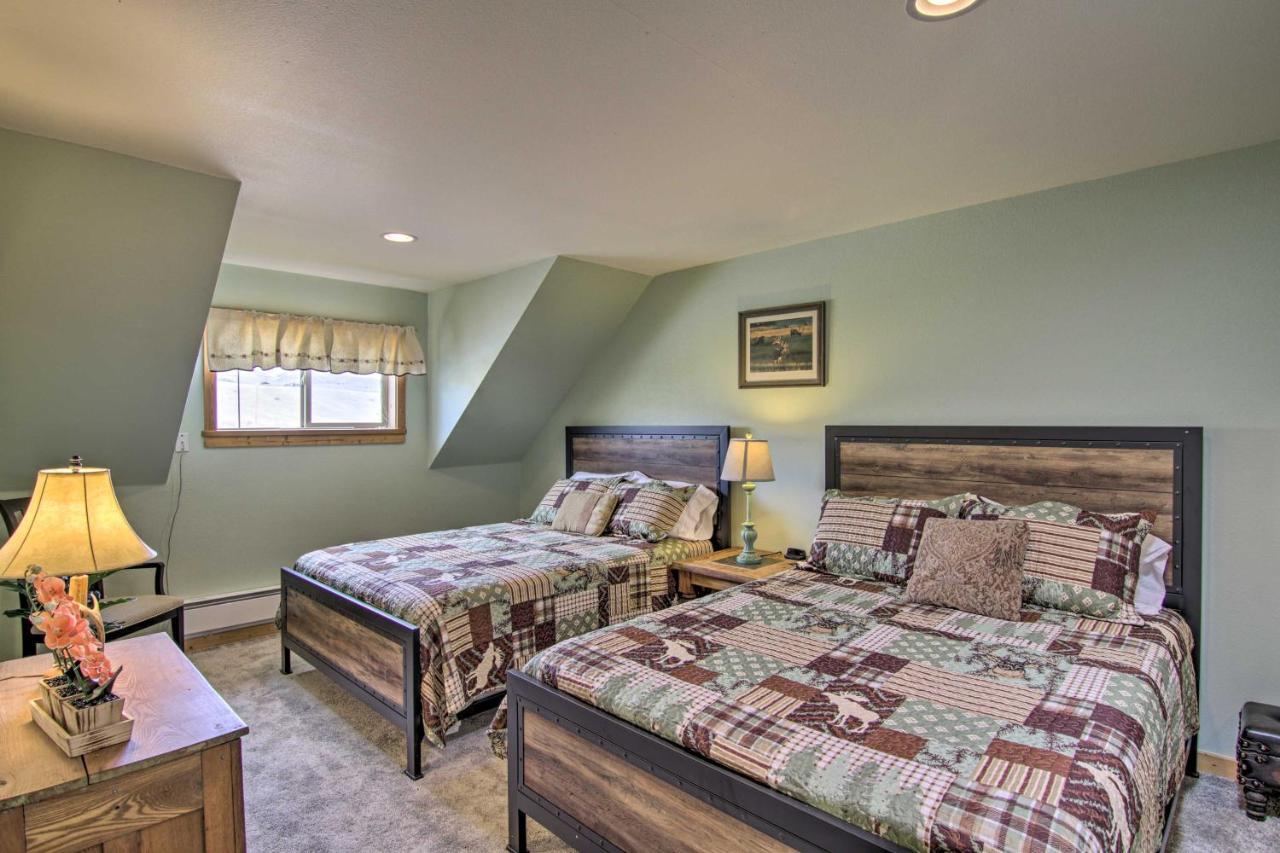 Airy Emigrant Townhome With Sweeping Mtn Views! Exterior photo
