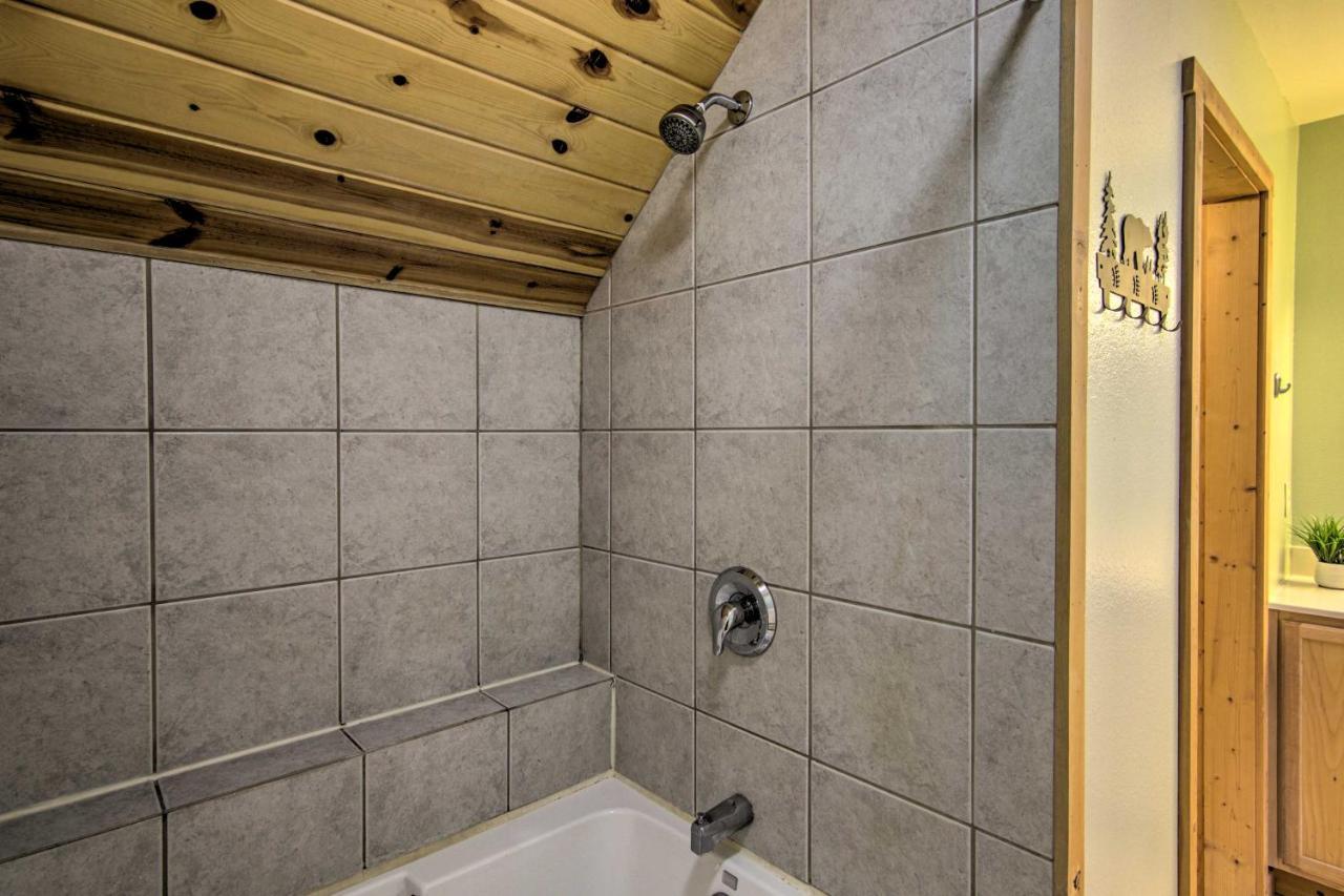 Airy Emigrant Townhome With Sweeping Mtn Views! Exterior photo