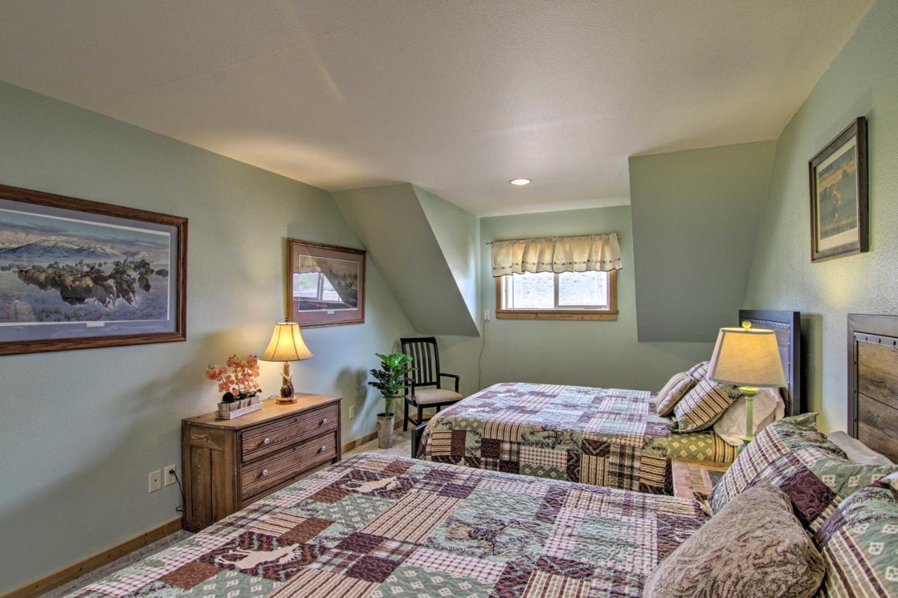 Airy Emigrant Townhome With Sweeping Mtn Views! Exterior photo