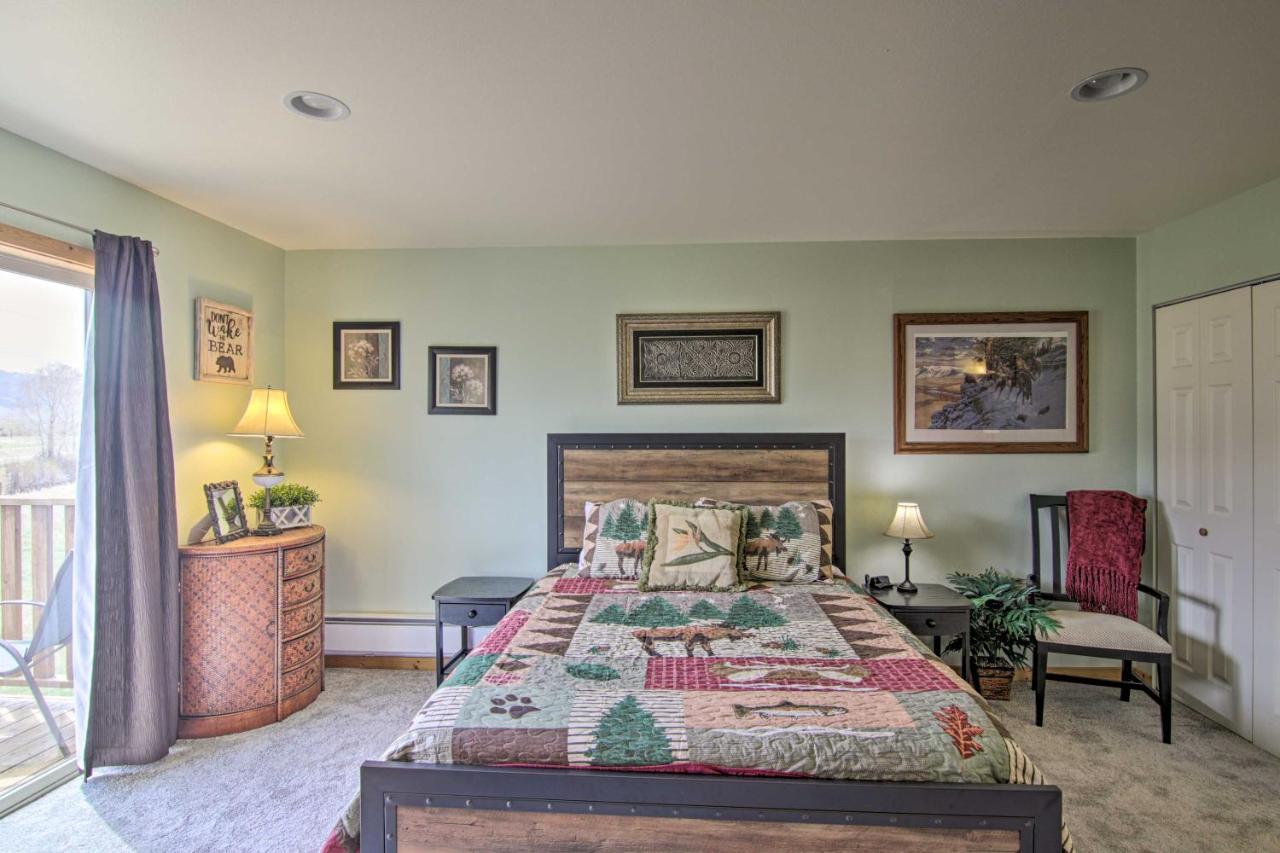 Airy Emigrant Townhome With Sweeping Mtn Views! Exterior photo